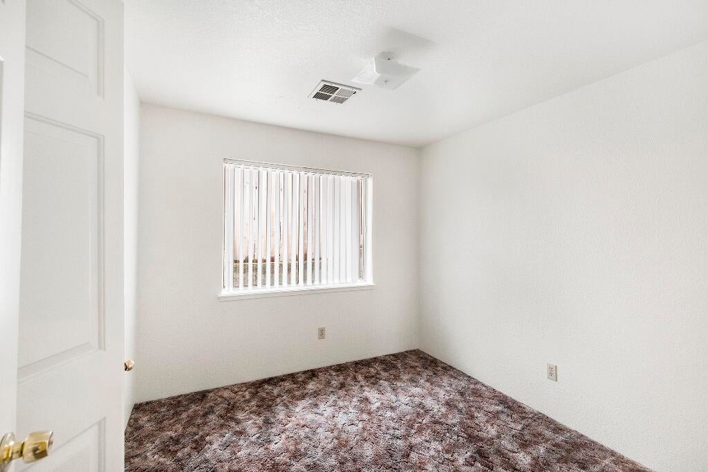 1756 Southwest Allen Creek Road, Unit 2 Grants Pass, OR 97527 - Photo 8 of 19 G-allen_cr007