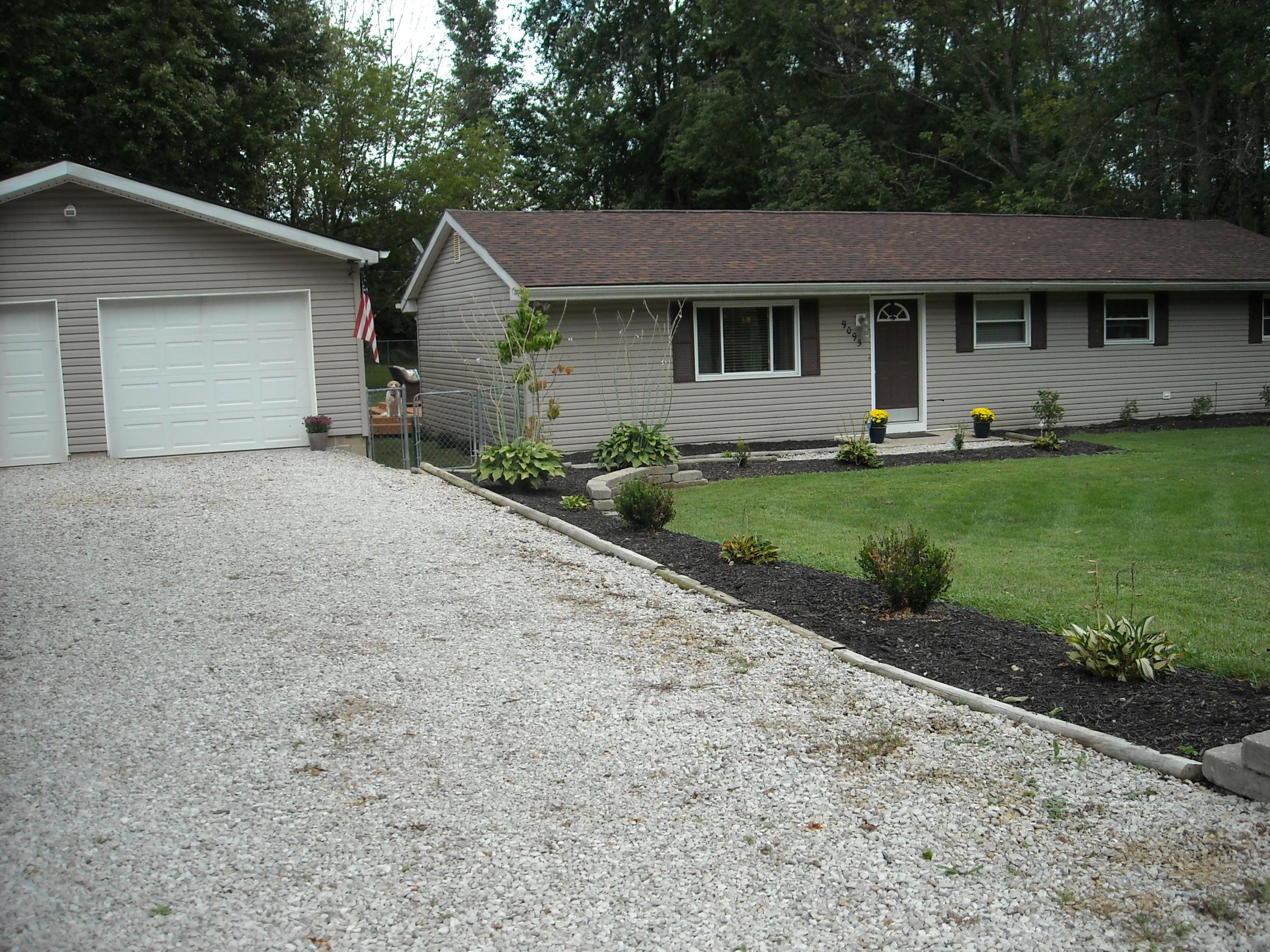 9095 York Road Southwest Pataskala, OH 43062 - Photo 3 of 16