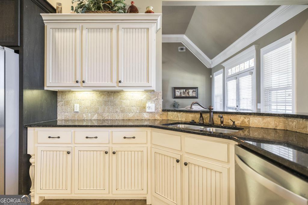 35 Falcon Crest Way Byron, GA 31008 - Photo 11 of 46