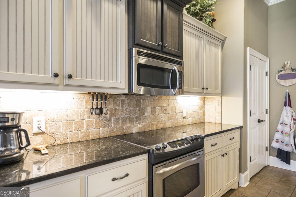 35 Falcon Crest Way Byron, GA 31008 - Photo 12 of 46