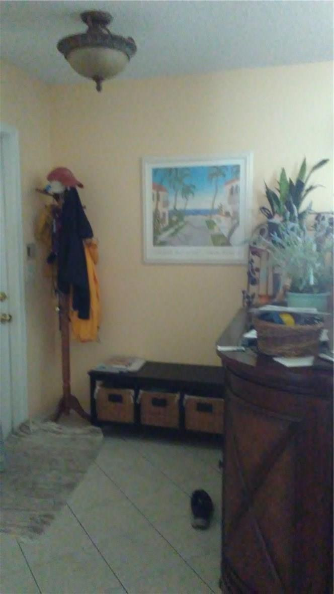 23290 Southwest 58th Avenue, Unit A Boca Raton, FL 33428 - Photo 5 of 27 FOYER