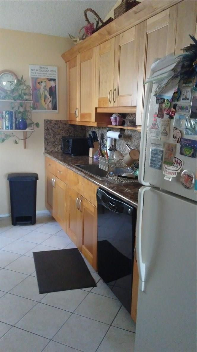 23290 Southwest 58th Avenue, Unit A Boca Raton, FL 33428 - Photo 6 of 27 KITCHEN