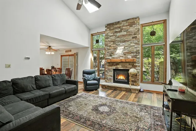 $349,900 | 622 Brookside Drive, Crown Point, IN 46307