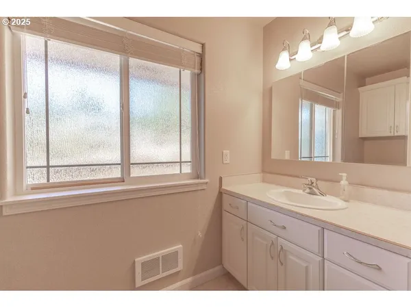 $525,000 | 2222 Primrose Lane, Florence, OR 97439