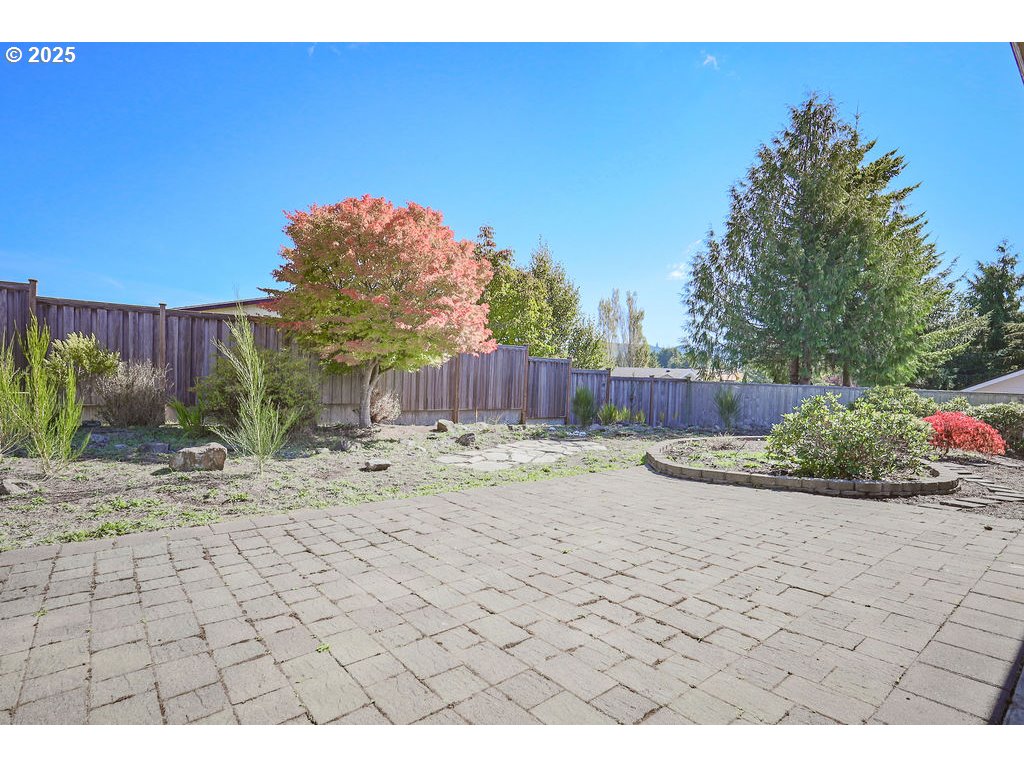 2222 Primrose Lane Florence, OR 97439 - Photo 31 of 37