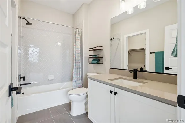 $625,000 | 10062 West Victoria Place, Unit 205, Littleton, CO 80127