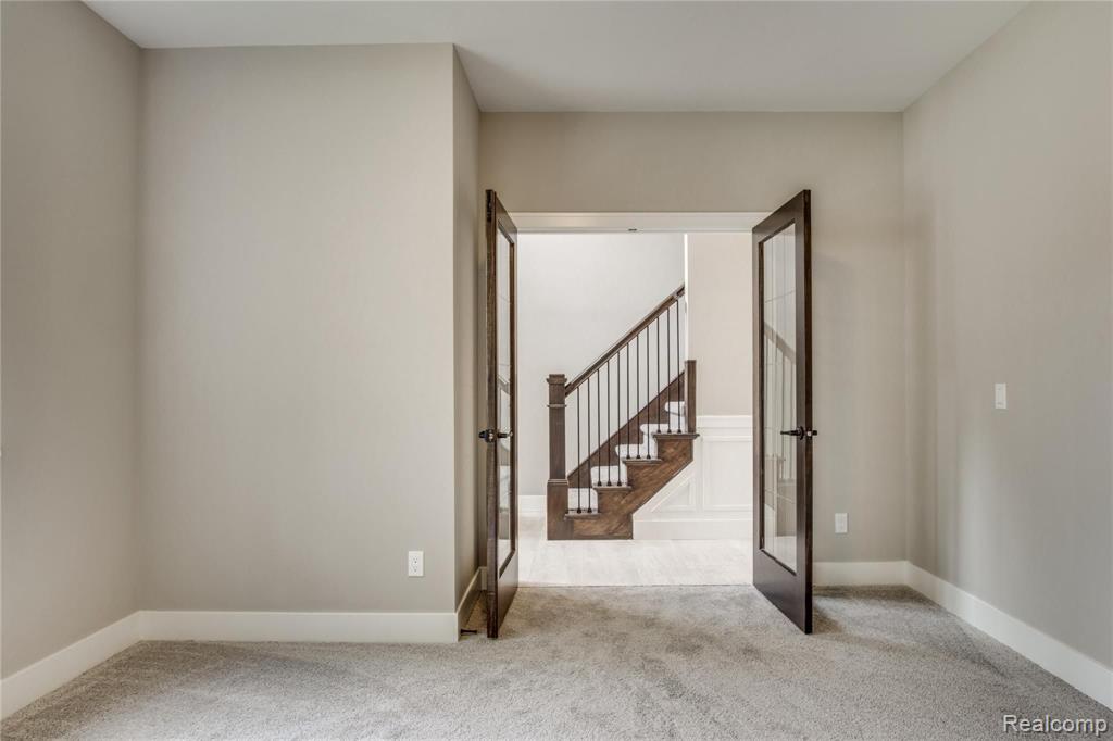 2914 Walsh Drive Rochester Hills, MI 48309 - Photo 4 of 36