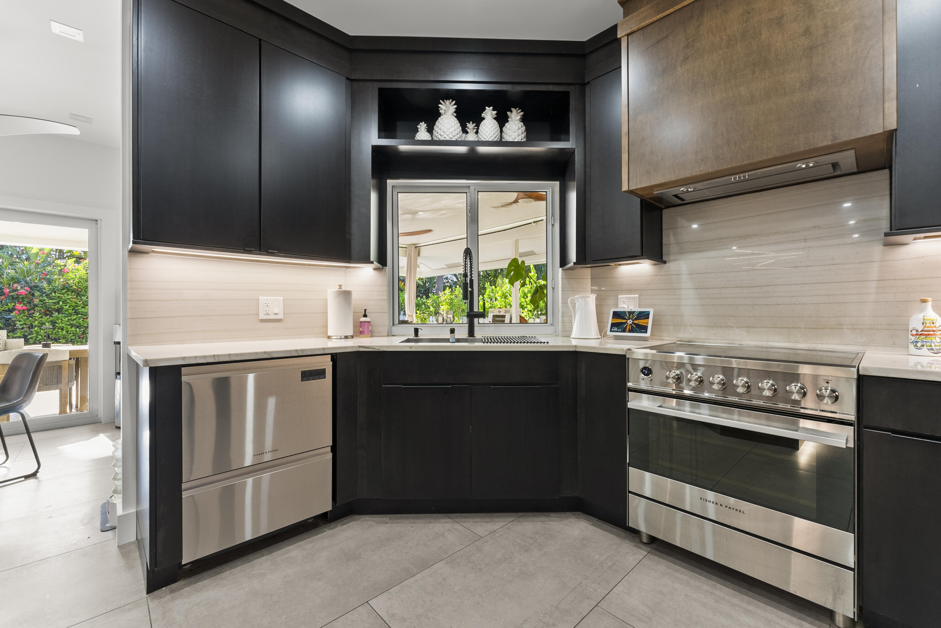 2235 Southwest 12th Place Boca Raton, FL 33486 - Photo 7 of 49 Quartzite