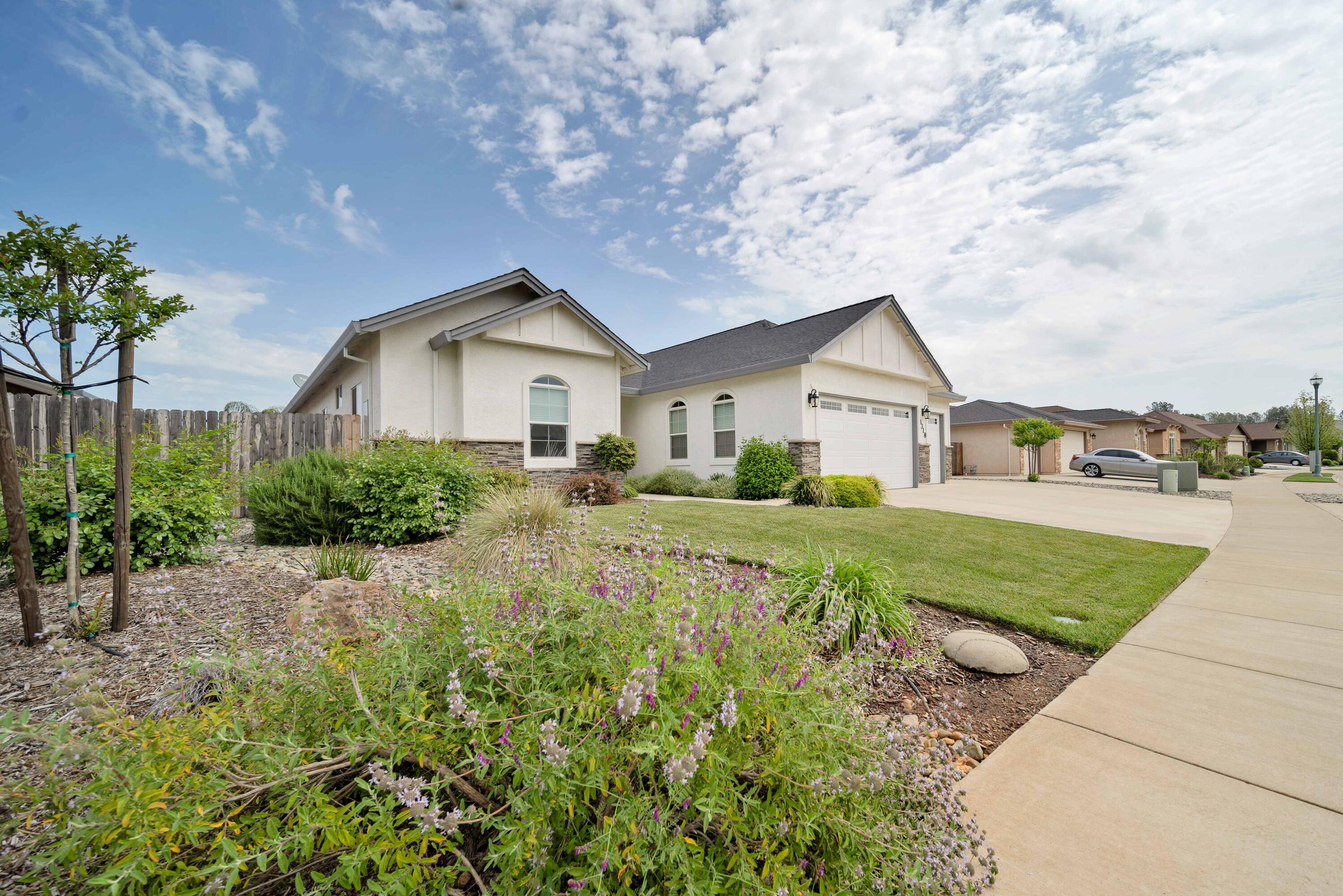 3318 Hotlam Road Redding, CA 96002 - Photo 1 of 48 Redding Real Estate Photography-2