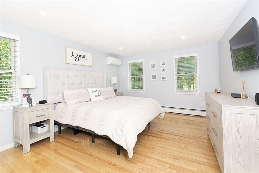 8 Upton Street Dunstable, MA 01827 - Photo 26 of 39