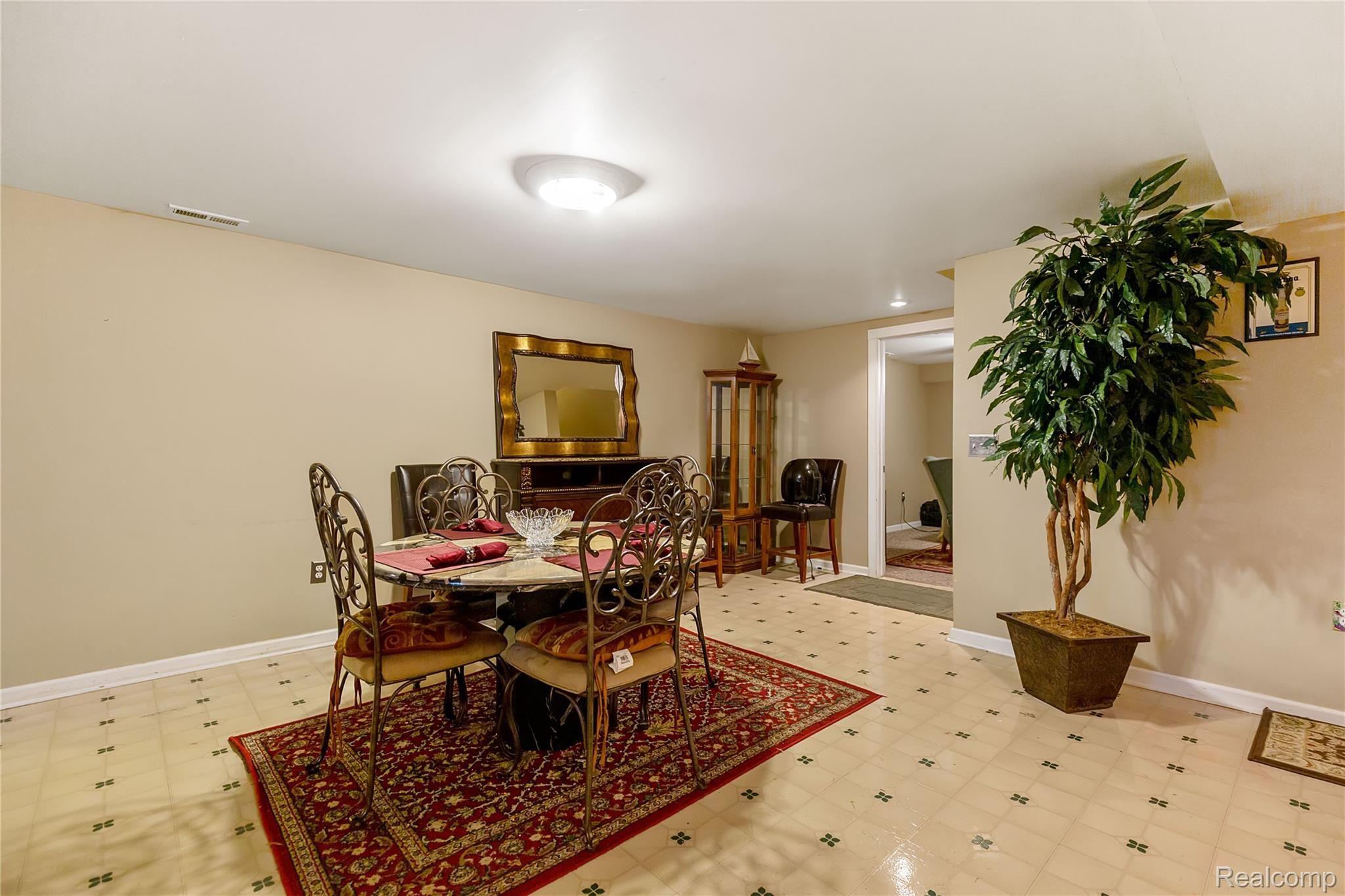 3657 Riverside Drive Canton, MI 48188 - Photo 35 of 50 IMG_2910.jpg