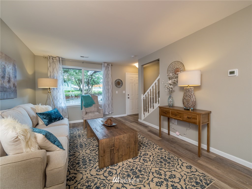 7813 Grant Drive Everett, WA 98203 - Photo 2 of 22