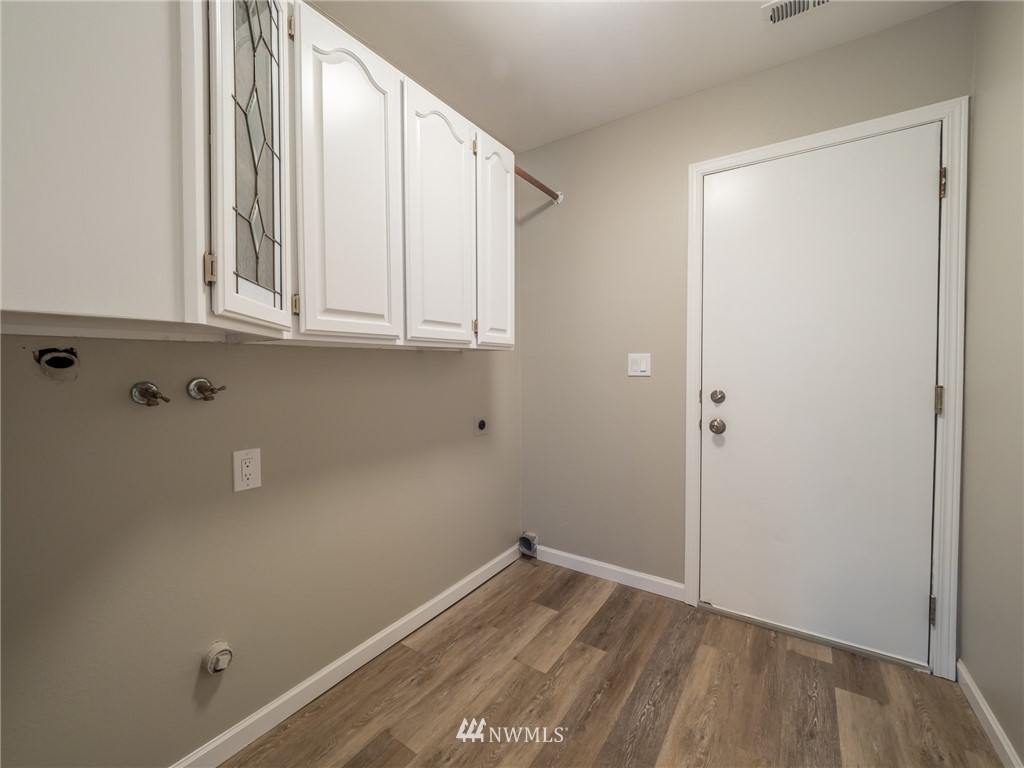 7813 Grant Drive Everett, WA 98203 - Photo 11 of 22