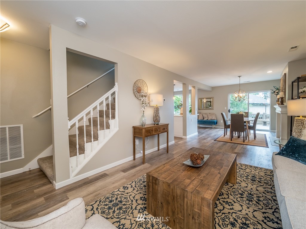 7813 Grant Drive Everett, WA 98203 - Photo 3 of 22