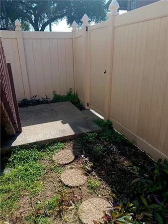 $1,300 | 2912 Manhattan Boulevard, Unit 132, Harvey, LA 70058