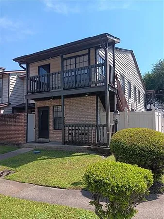 $1,300 | 2912 Manhattan Boulevard, Unit 132, Harvey, LA 70058