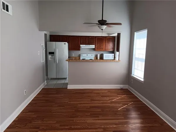 $1,300 | 2912 Manhattan Boulevard, Unit 132, Harvey, LA 70058