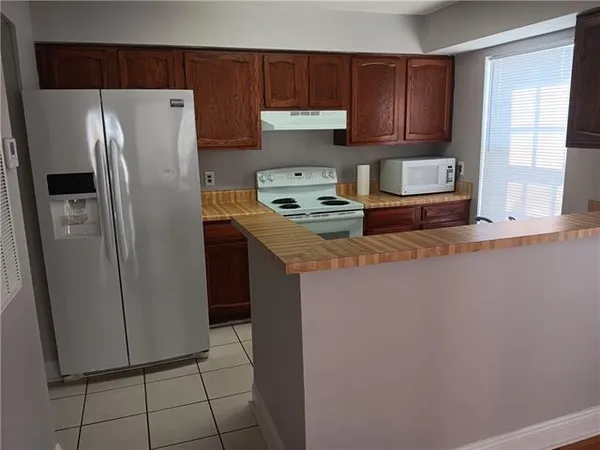 $1,300 | 2912 Manhattan Boulevard, Unit 132, Harvey, LA 70058