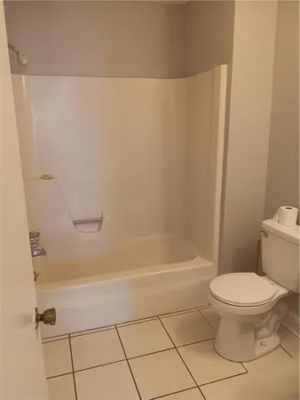 $1,300 | 2912 Manhattan Boulevard, Unit 132, Harvey, LA 70058