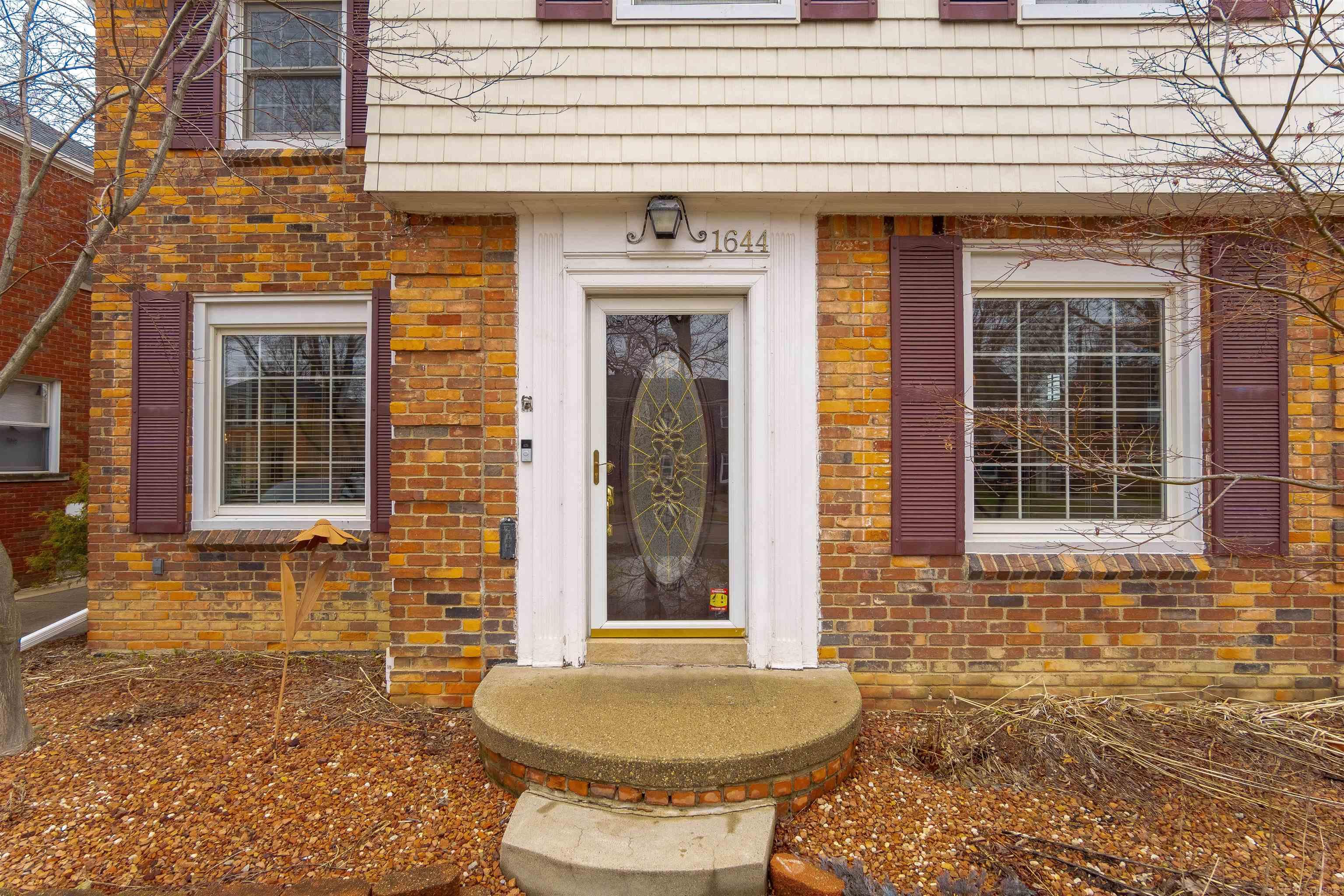 1644 Severn Road Grosse Pointe Woods, MI 48236 - Photo 3 of 45