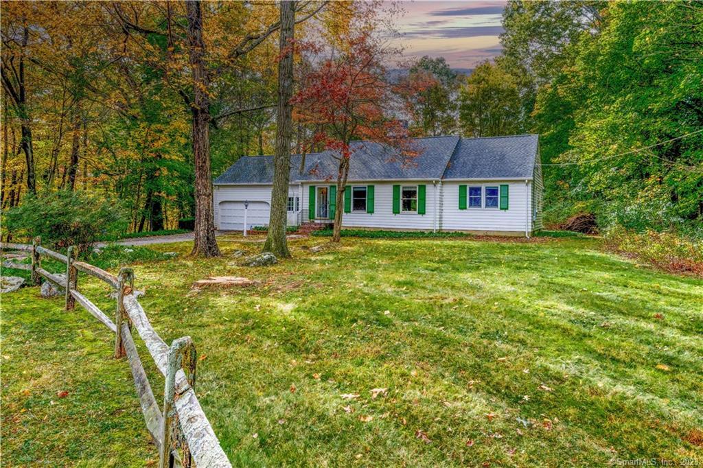 Welcome to 26 Mountain View in Bethany!