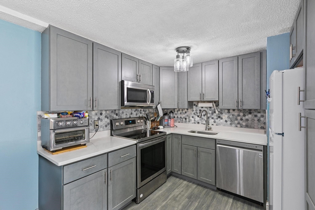 81 Nicholas Road, Unit B Framingham, MA 01701 - Photo 11 of 28