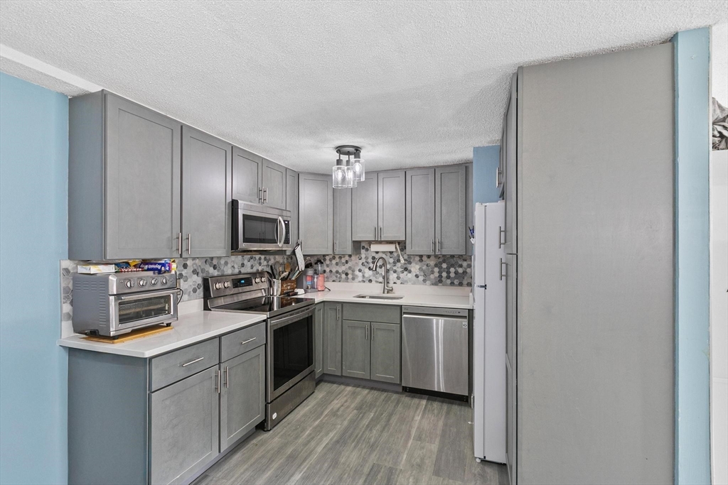 81 Nicholas Road, Unit B Framingham, MA 01701 - Photo 10 of 28