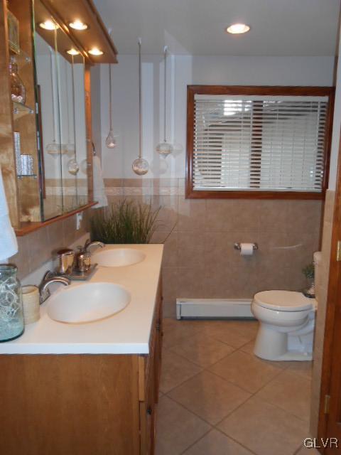 245 Chestnut Hill Road Emmaus, PA 18049 - Photo 9 of 14 Master Bathroom