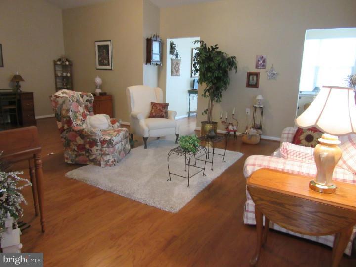 7 Bluebonnet Road Langhorne, PA 19047 - Photo 6 of 25 Living Room