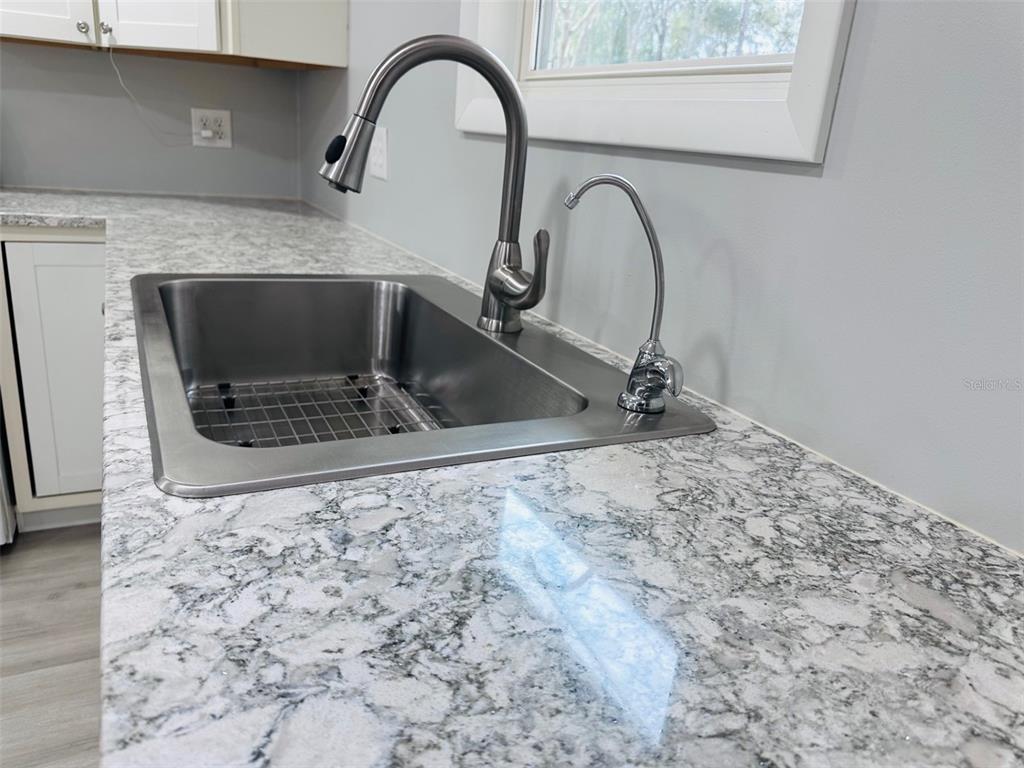 13750 Northwest 88th Terrace Chiefland, FL 32626 - Photo 9 of 33 a close view of sink