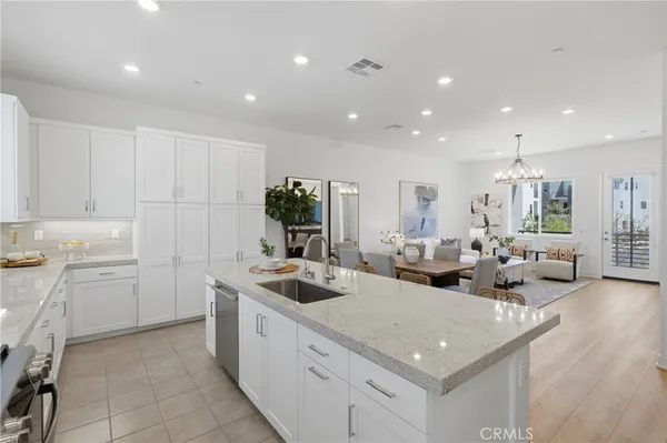 $1,239,800 | 253 Sash, Irvine, CA 92618