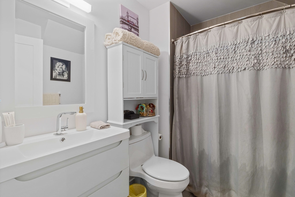 76 Thesda Street Arlington, MA 02474 - Photo 8 of 35