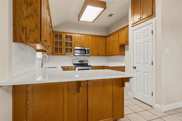 $389,000 | 940 Cheyenne Trail, Hewitt, TX 76643