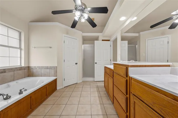 $389,000 | 940 Cheyenne Trail, Hewitt, TX 76643