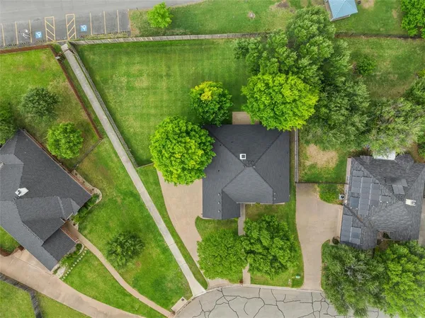 $389,000 | 940 Cheyenne Trail, Hewitt, TX 76643