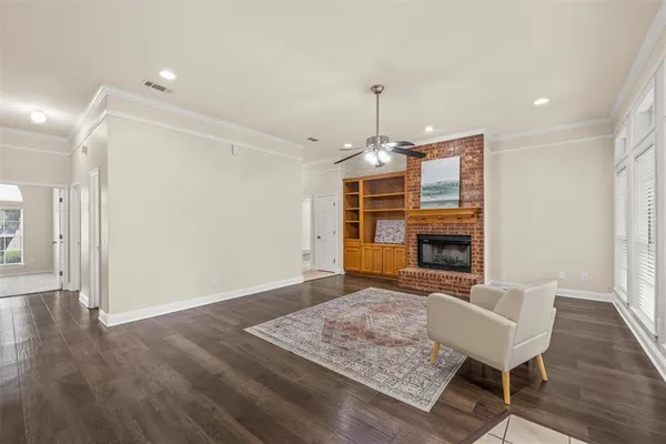 $389,000 | 940 Cheyenne Trail, Hewitt, TX 76643