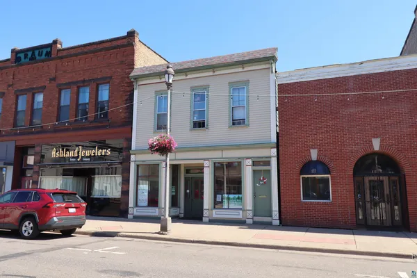 $184,900 | 404 Main Street West, Ashland, WI 54806