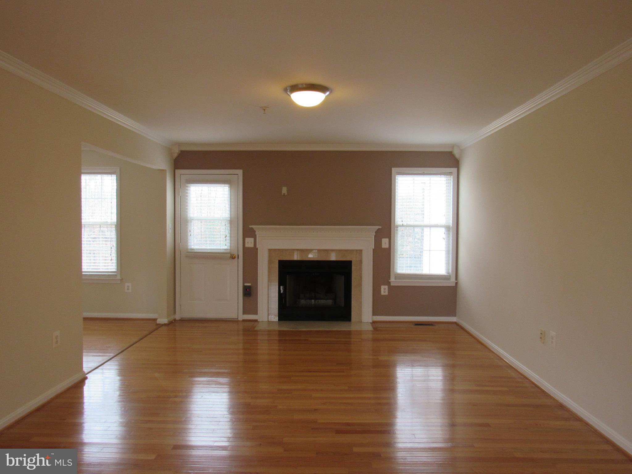 8807 Charm Court Brandywine, MD 20613 - Photo 4 of 30 Living Room