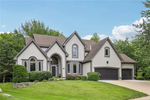 $840,000 | 12909 Maple Street, Overland Park, KS 66209