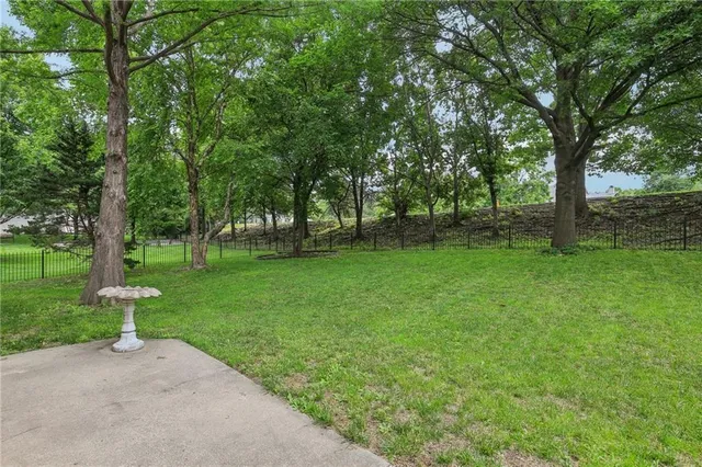 $840,000 | 12909 Maple Street, Overland Park, KS 66209