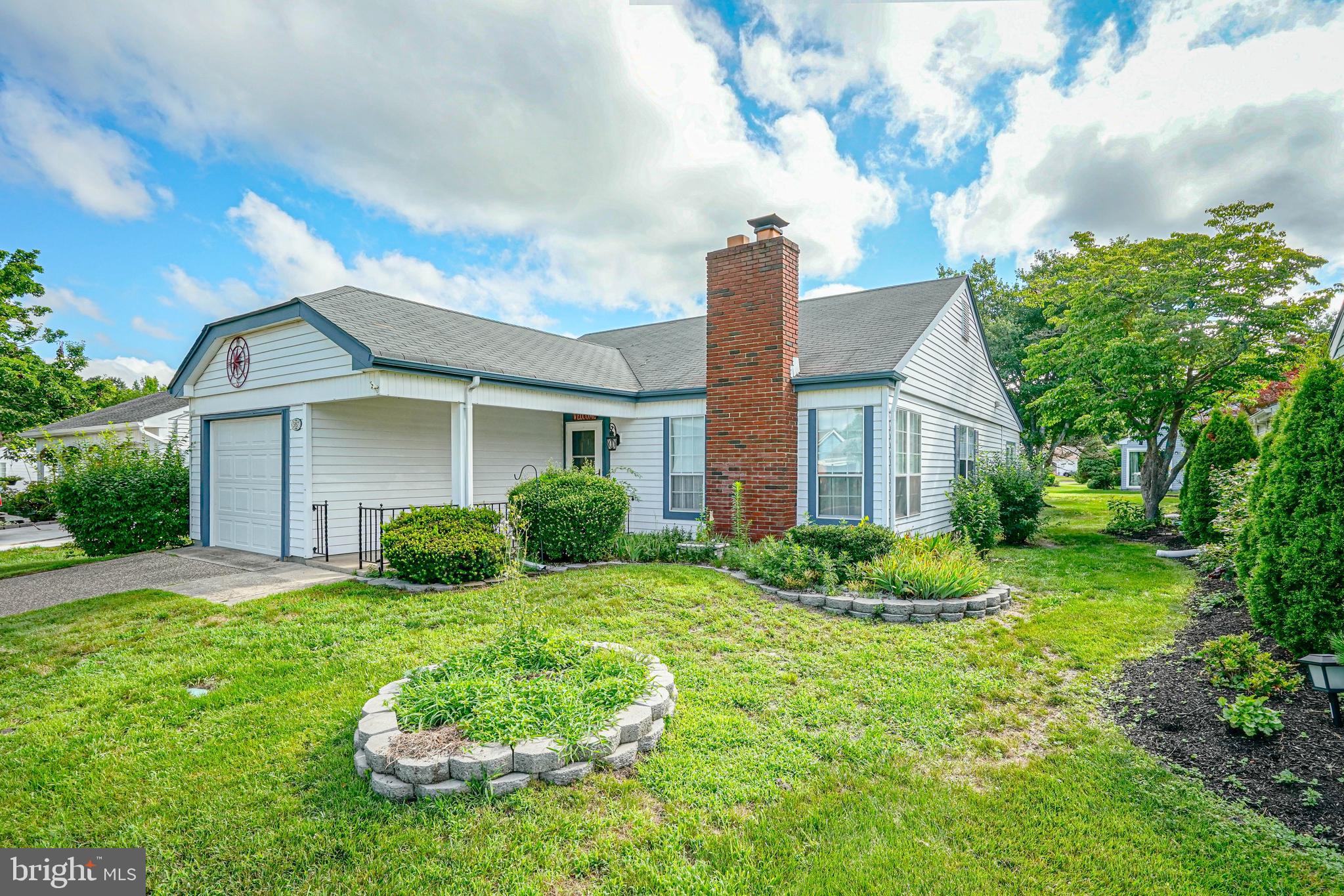 987 Westminster Drive North Southampton, NJ 08088 - Photo 2 of 33