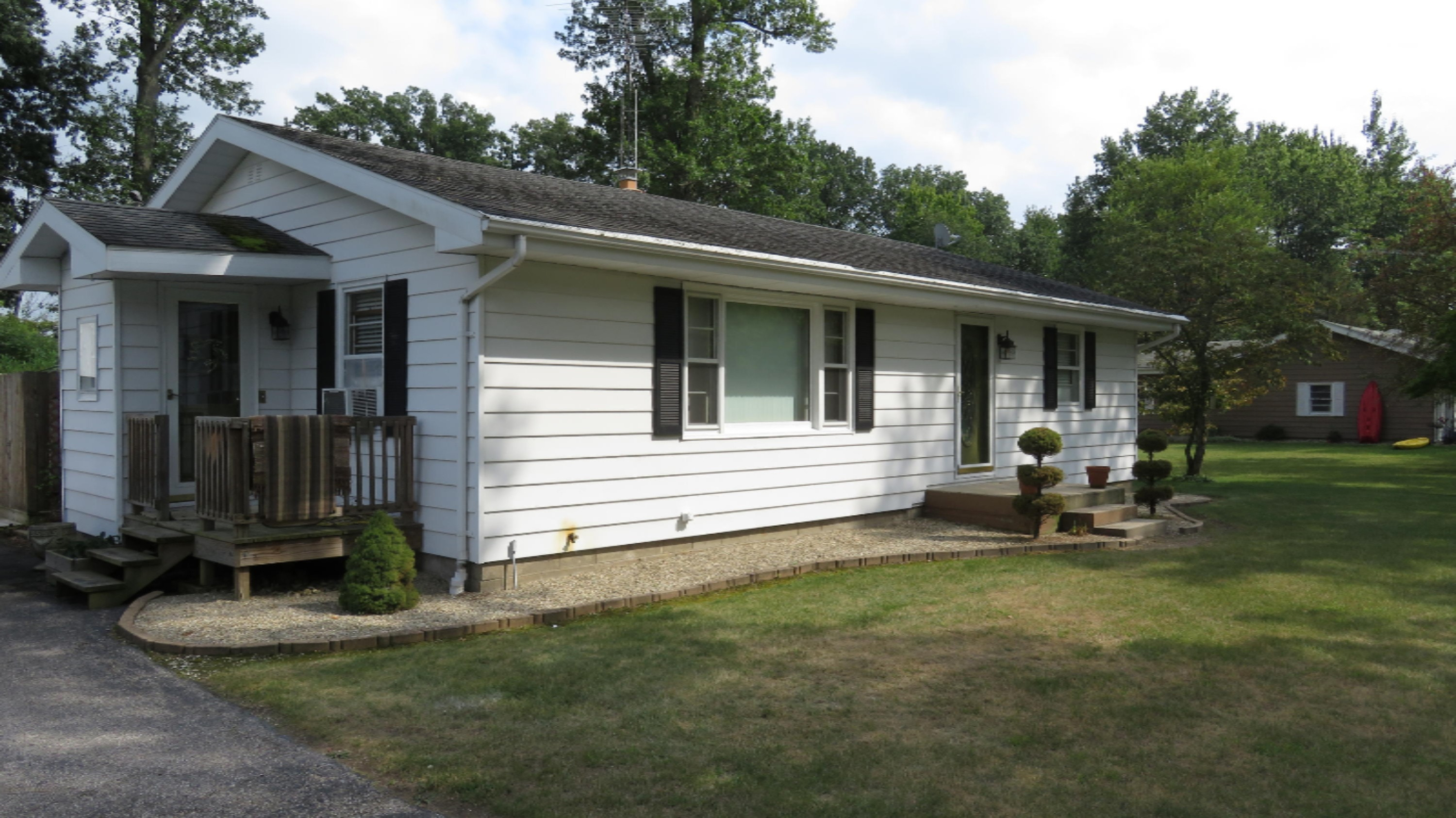 11839 Landon Road Baroda, MI 49101 - Photo 20 of 37 IMG_1601