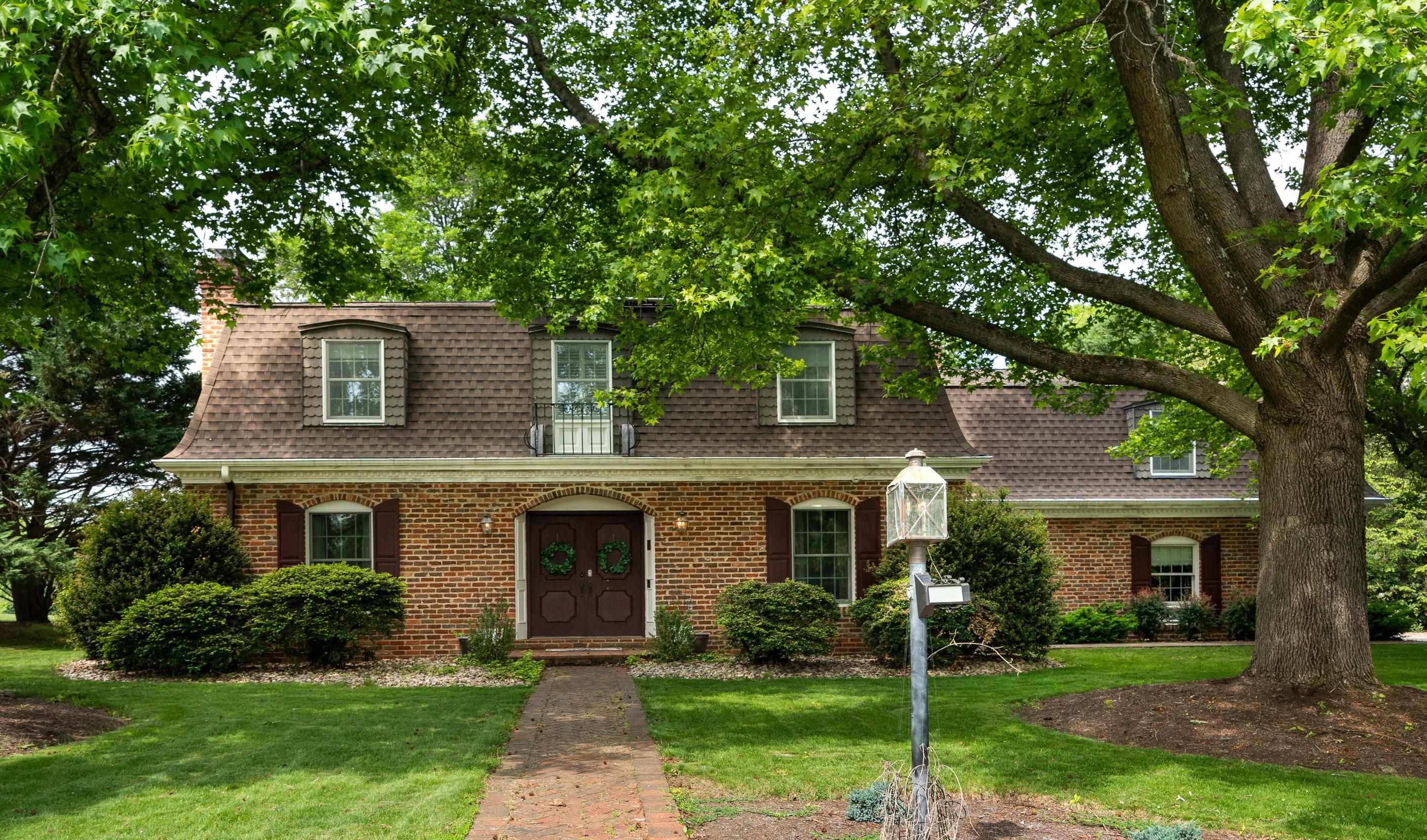 1315 Greenbrier Road Waynesboro, VA 22980 - Photo 3 of 27 Gallery Image 3