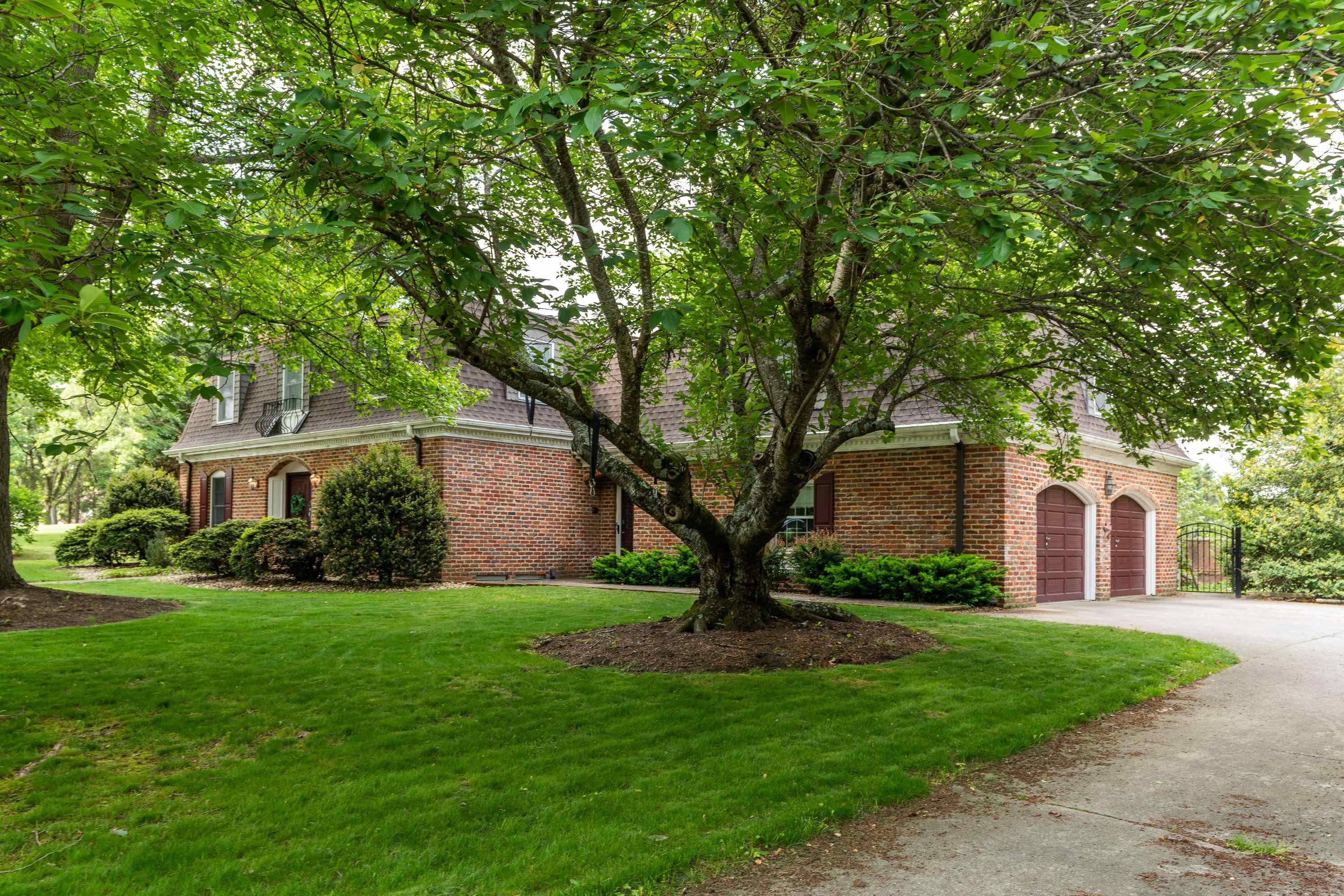1315 Greenbrier Road Waynesboro, VA 22980 - Photo 4 of 27 Gallery Image 4
