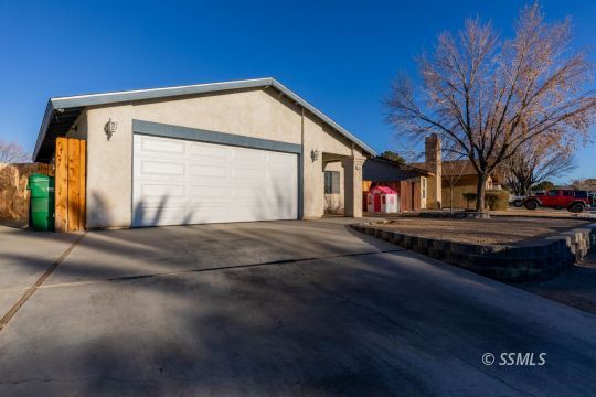 232 Michele Street Ridgecrest, CA 93555 - Photo 2 of 25