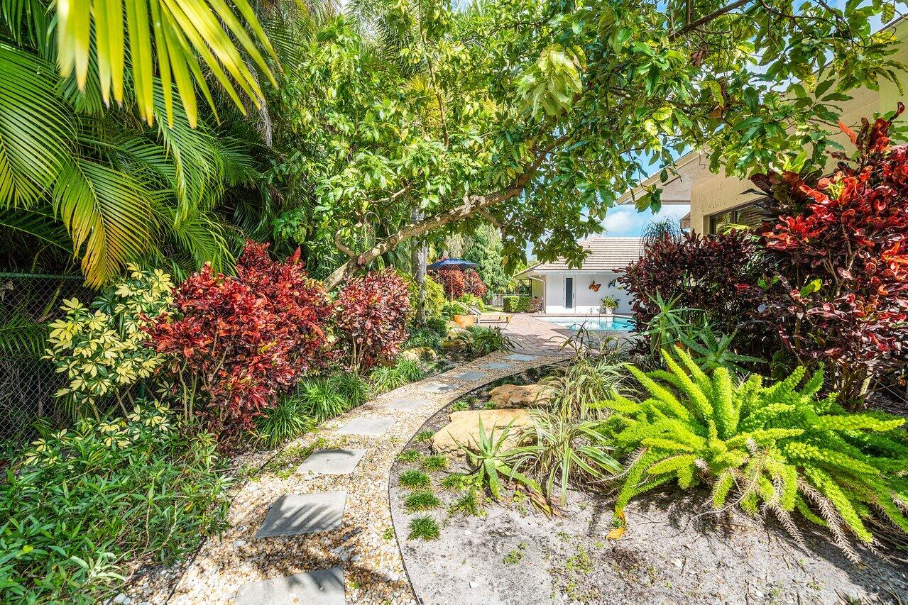 3765 Kings Way Boca Raton, FL 33434 - Photo 43 of 51 044-3765KingsWay-BocaRaton-FL-33434-SMAL