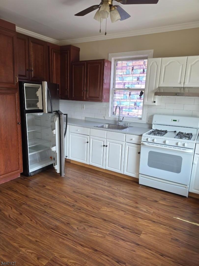 702 Ridge Street Newark, NJ 07104 - Photo 2 of 5 Gallery Image 2