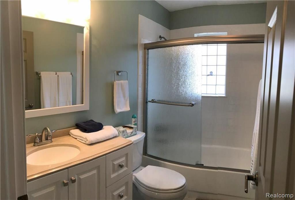 570 North Kellogg Road Howell, MI 48843 - Photo 15 of 40