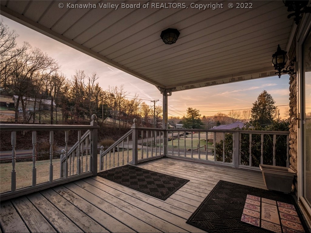 5257 Doc Bailey Road Charleston, WV 25313 - Photo 4 of 22 Front porch view