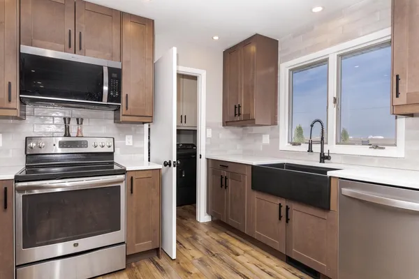 $250,000 | 405 West Jeffery Street, Cullom, IL 60929